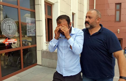 Yürüyen merdivende taciz skandalı