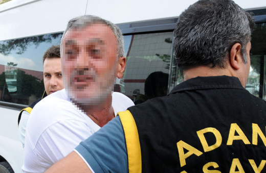 Kız çocuğuna istismardan aranıyordu polisi görünce bakın ne yaptı