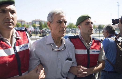 Akın Öztürk: Darbe girişimini onlar yaptı