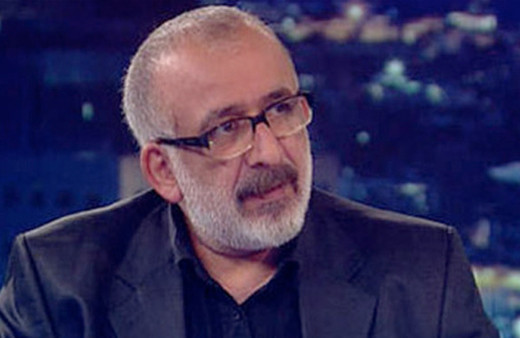 Güvenlik sağlanmadığı için tankın üzerine çıkmamış!