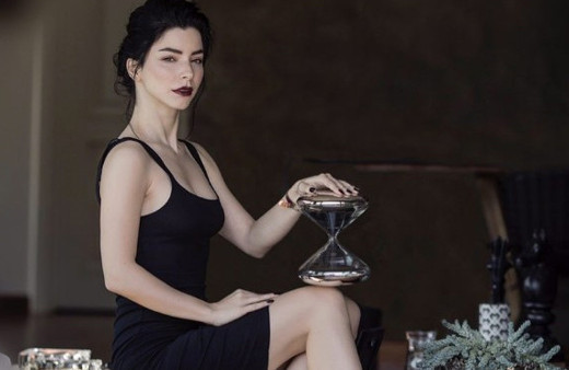 Merve Boluğur'un yeni imajına bakın yıllardır bu saçı kullanıyordu