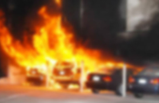 İstanbul'da 6 otomobil kundaklandı 