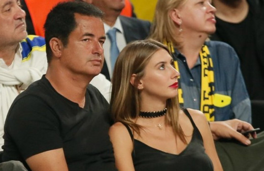 Şeyma Subaşı ve Acun Ilıcalı'nın düğün davetiyesine bakın 