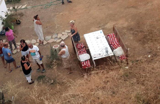 Bodrum'da mucize! 8 kişi masa otururken...