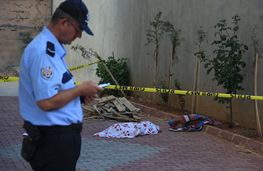 Çatıdan düşen Suriyeli çocuk hayatını kaybetti!