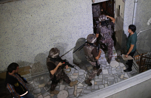 Göngören'de helikopter destekli uyuşturucu operasyonu