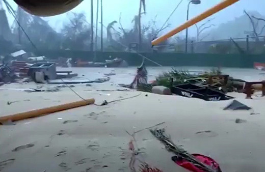 Irma kasırgası İngiliz milyarderin evini harabeye çevirdi