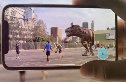 Apple 10'uncu yıla özel iPhone X' i tanıttı