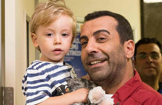 Emre Karayel aslen nereli kimdir eşi var mı?