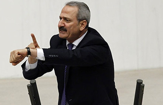 Star gazetesindeki 'kol saati' kavgası büyüyor! 