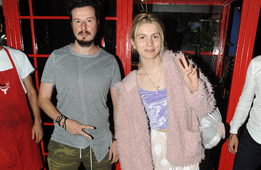 Aleyna Tilki'nin kıyafetiyle dalga geçtiler