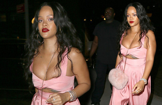Rihanna'nın 'tulum' tarzı mest etti