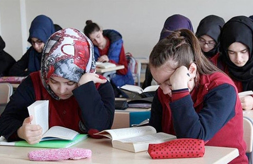 İmam Hatip Lisesi ve ortaokullarına kaç öğrenci gidiyor?