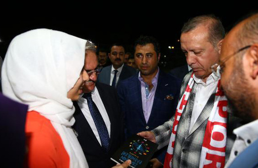 Erdoğan'ı mest eden hediye