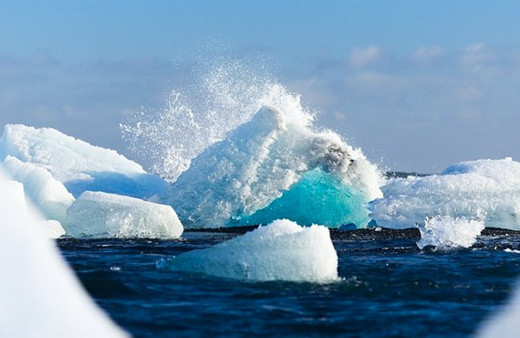 İstanbul büyüklüğünde bir buzul kopup ilerlemeye başladı