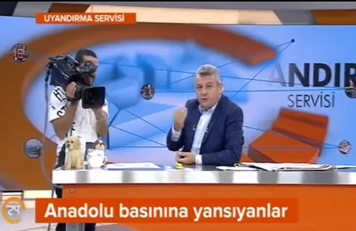 Ünlü köşe yazarı evlenme teklifini SMS'le yapmış!