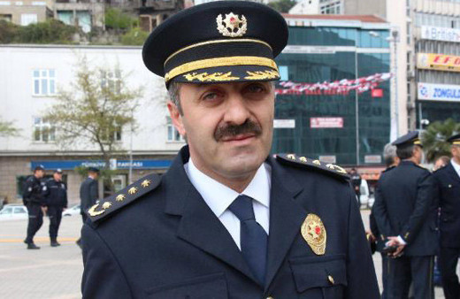 Genelevin kapatılmasını 'The end' yazarak ilan etti