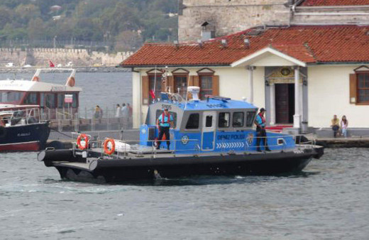 Kız Kulesi'ne kadar yüzmek isteyince canından oldu
