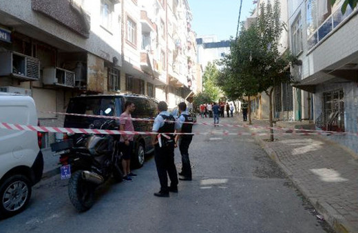 İstanbul'da polisle şüpheliler arasında silahlı çatışma