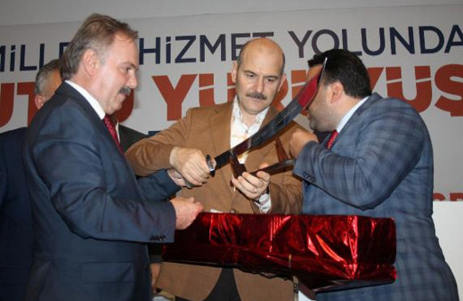 "Be akılsızlar" diye başladı, net konuştu