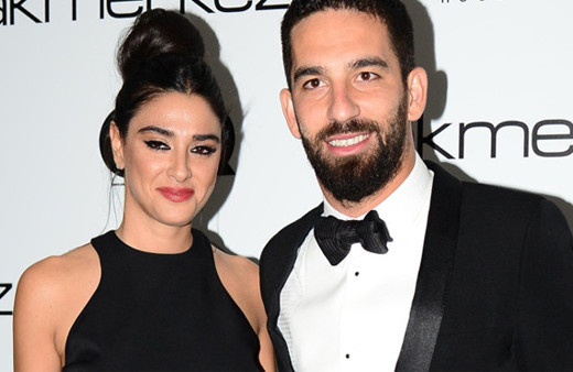 Arda Turan dün ayrıldı bugün aşk bombasını patlattı kiminle birlikte 