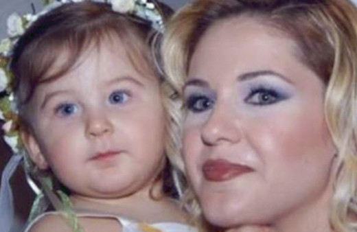 Emine Ün'ün kızı annesinin kopyası oldu