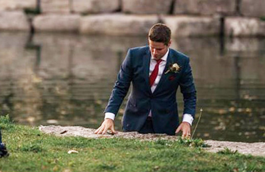 Ülkede kahraman olan damat! Tam fotoğraf çektirirken...