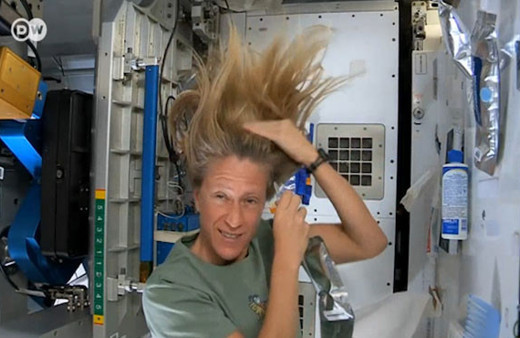Uzayda saç nasıl yıkanır? Bunu görmeniz lazım