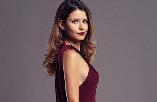 Beren Saat'ten hayranlarını üzecek açıklama "Teklif var ama..."