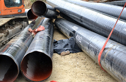 Karabük'te bir işçi çelik su borularının altında kaldı