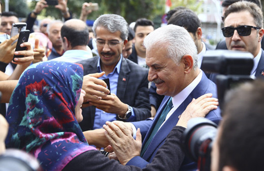 Başbakan'ın yolunu kesip şikayet edince...