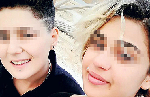 Lezbiyen çift hayatının şokunu yaşadı!