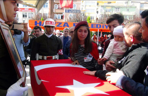 Şehit uzman çavuşun kızından yürek yakan haykırış 