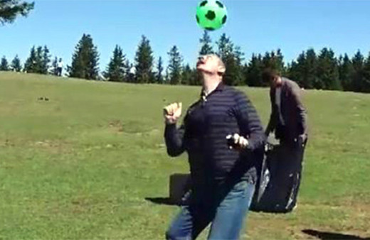 Bakan Soylu yaylada top sektirdi, stres attı!