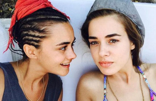 Bensu ve Hande Soral kardeşler dergi kapağı oldu