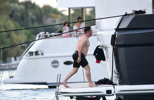 İşte Cem Yılmaz'ın otel gibi teknesi!