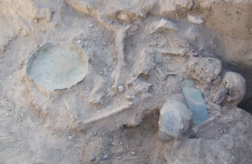 Van'da müthiş buluş ölüleri anne karnındaki gibi gömmüşler