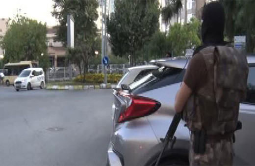 İstanbul'da hareketli dakikalar: Savcının oğlu ateş açtı!