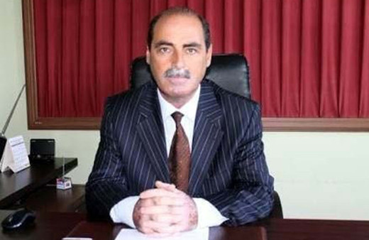 Müdür, denizde ayağına taş bağlı halde ölü bulundu