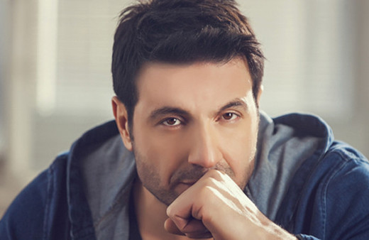 Davut Güloğlu 23 yaş küçük sevgilisi için öyle bir şey yaptı ki!