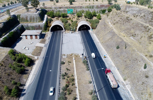 Hükümetten İzmir'e hizmet yağmuru 