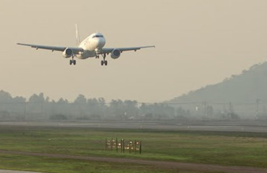 Kuşlar nedeniyle 3 uçak pisti pas geçti
