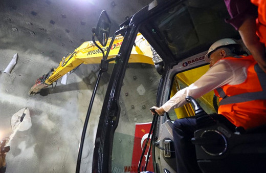 Binali Yıldırım Sabuncubeli Tüneli'ni açtı İzmir Manisa 15 dakika