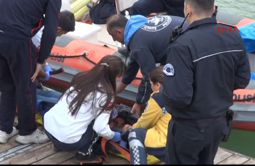 El ele vererek göle atlayan kızı kurtardılar