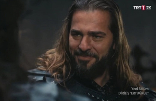 Ertuğrul'un saçları uzadı dedi öyle bir yorum yaptı ki... Bomba paylaşım!