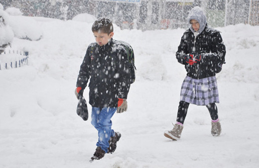 İstanbul'da pazartesi okullar tatil mi valiliğin 15 Ocak kararı
