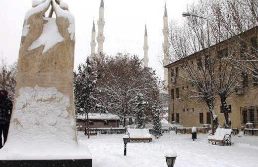 Iğdır'da pazartesi okullar tatil mi valiliğin 15 Ocak kararı