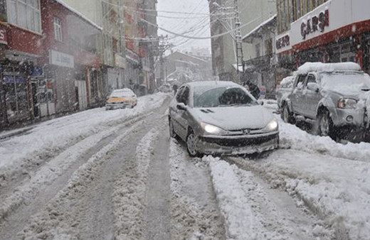 Hakkari'de pazartesi okullar tatil mi valiliğin 15 Ocak kararı