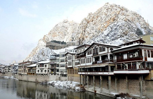 Amasya'da pazartesi okullar tatil mi valiliğin 15 Ocak kararı