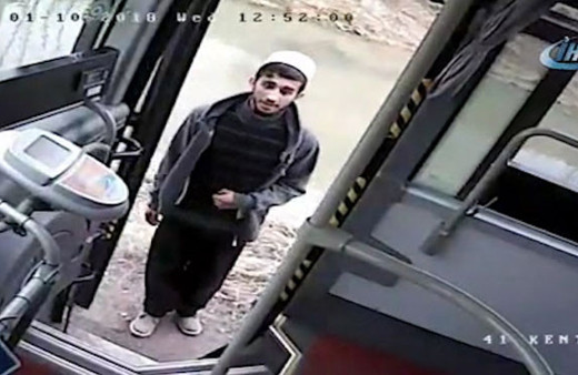 Çaldığı otobüs ile yolcu topladı